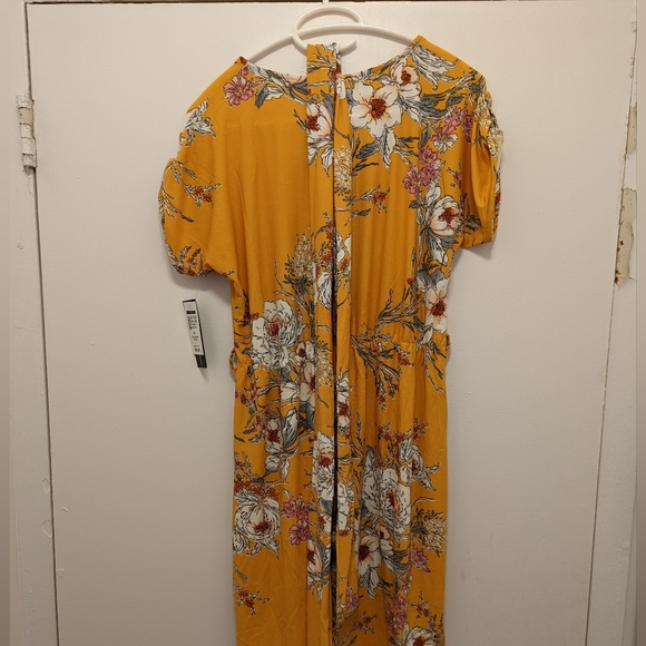 Small INC NWT dress complete with accompanying belt - Picture 7 of 10